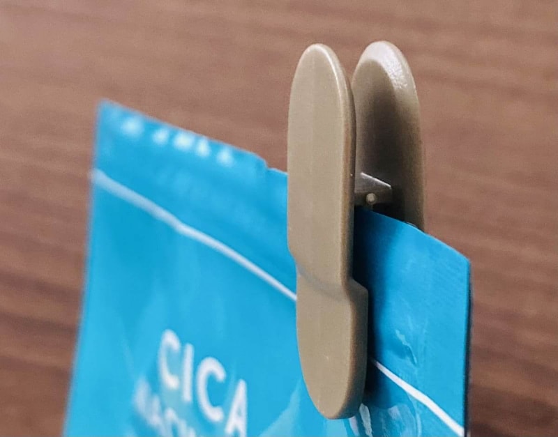 「フェイスマスク用トング　チャック袋スライダー付き」