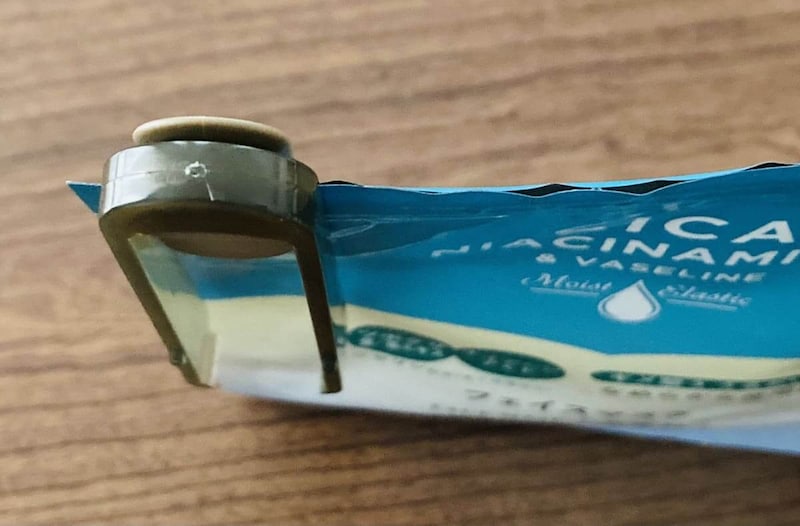 「フェイスマスク用トング　チャック袋スライダー付き」