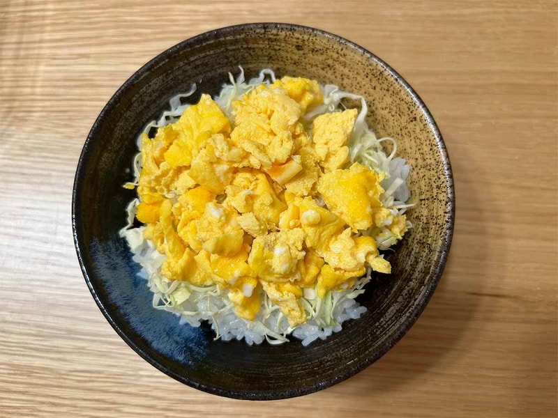 山本ゆりさん「ふわとろ卵豚丼」