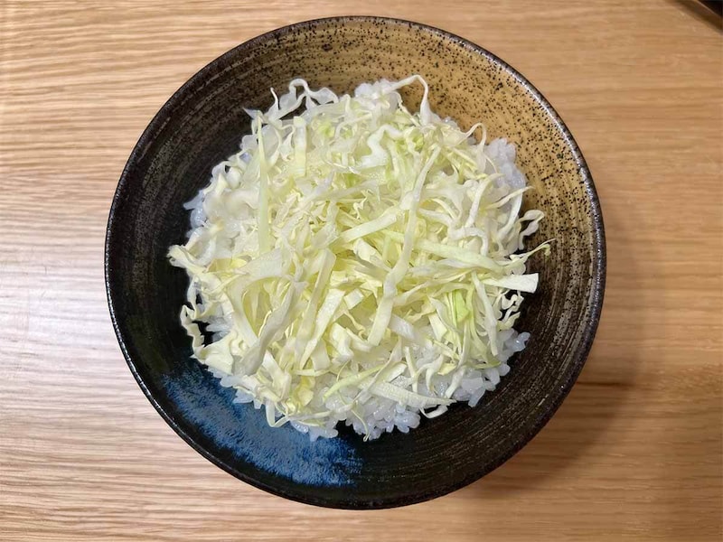 山本ゆりさん「ふわとろ卵豚丼」