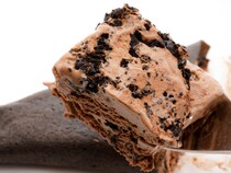 コンビニ先行販売！やっぱこのアイスすごいわ「とにかく美味しい」「食感たまらん」新作にファン熱狂