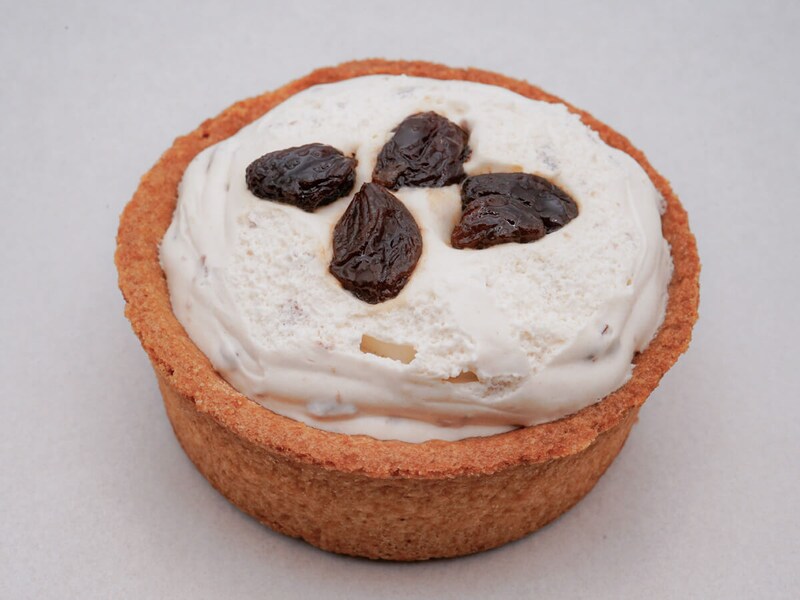 ファミマ「大人のラムレーズンタルト」