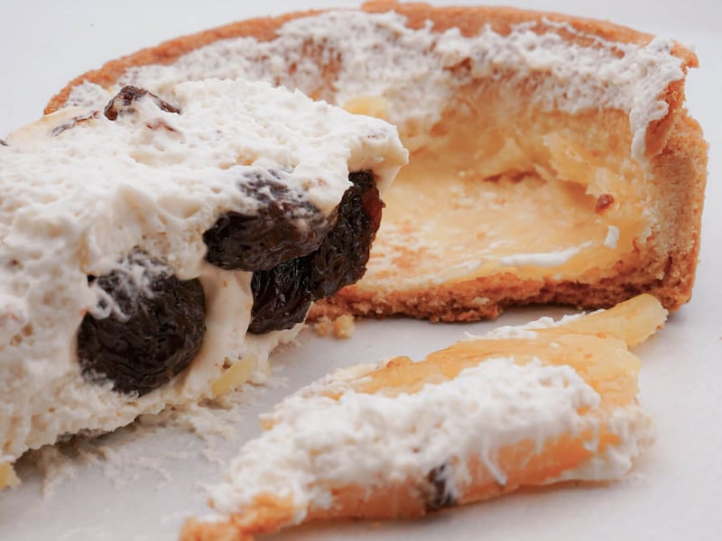 ファミマ「大人のラムレーズンタルト」