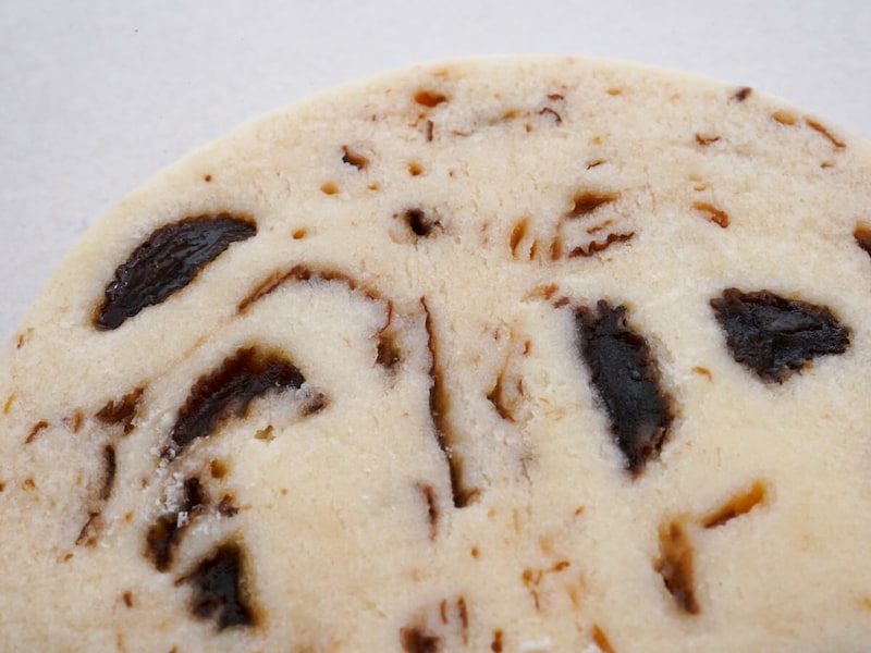 ファミマ「とろけるラムレーズンクッキー」