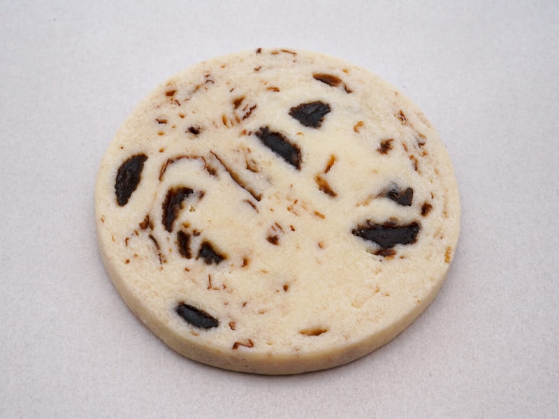 ファミマ「とろけるラムレーズンクッキー」