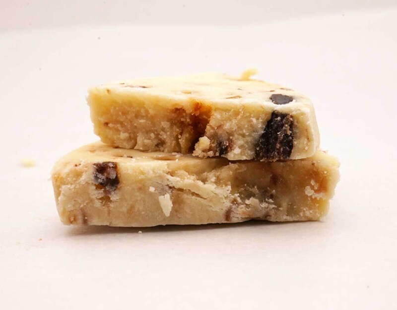 ファミリーマート「とろけるラムレーズンクッキー」