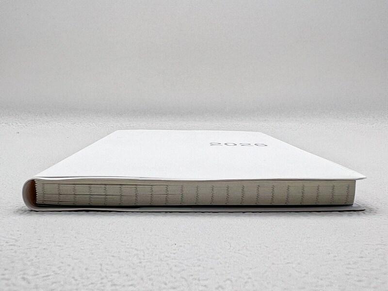 無印良品「月曜始まりマンスリー／ウィークリースケジュール帳・2025年12月始まり」