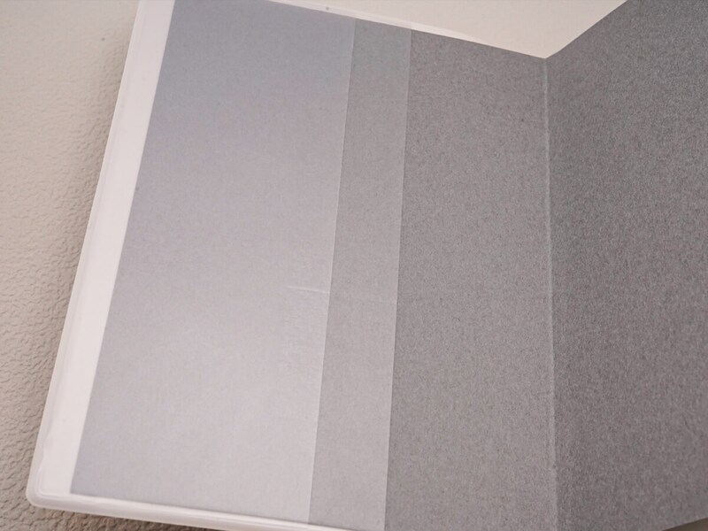 無印良品「月曜始まりマンスリー／ウィークリースケジュール帳・2025年12月始まり」