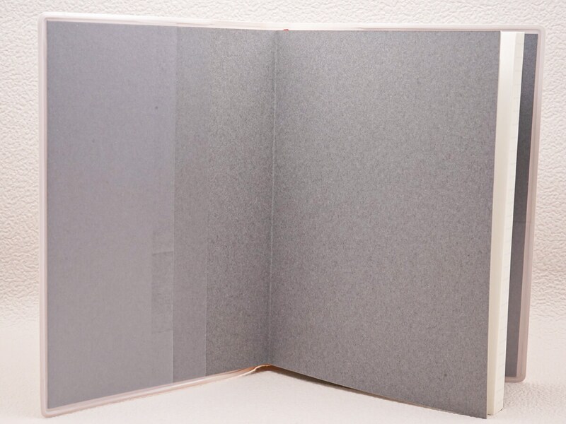 無印良品「月曜始まりマンスリー／ウィークリースケジュール帳・2025年12月始まり」