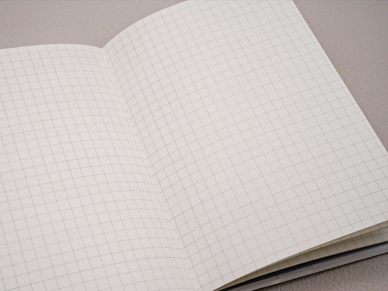 無印良品「月曜始まりマンスリー／ウィークリースケジュール帳・2025年12月始まり」