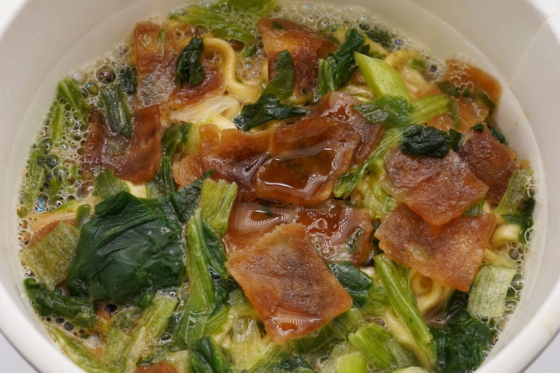 セブンイレブン「７プレミアム 横浜ラーメン六角家 濃厚家系豚骨醤油ラーメン」