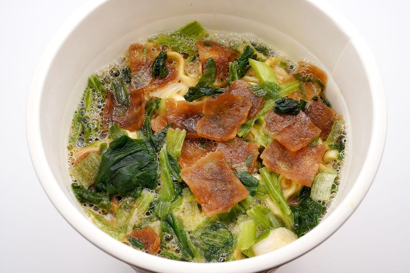 セブンイレブン「７プレミアム 横浜ラーメン六角家 濃厚家系豚骨醤油ラーメン」