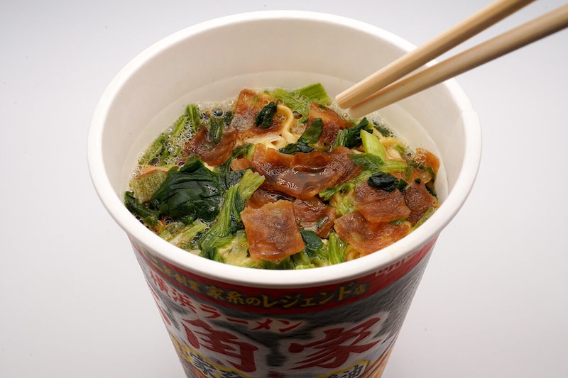 セブンイレブン「７プレミアム 横浜ラーメン六角家 濃厚家系豚骨醤油ラーメン」