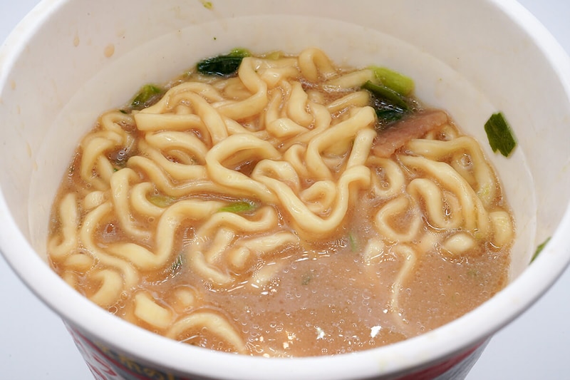 セブンイレブン「７プレミアム 横浜ラーメン六角家 濃厚家系豚骨醤油ラーメン」