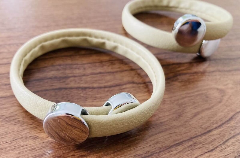 ダイソー「らくらくアームバンド」