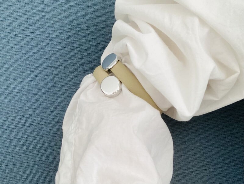 ダイソー「らくらくアームバンド」