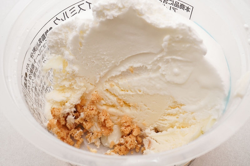 セブンイレブン「しろもこパフェ」