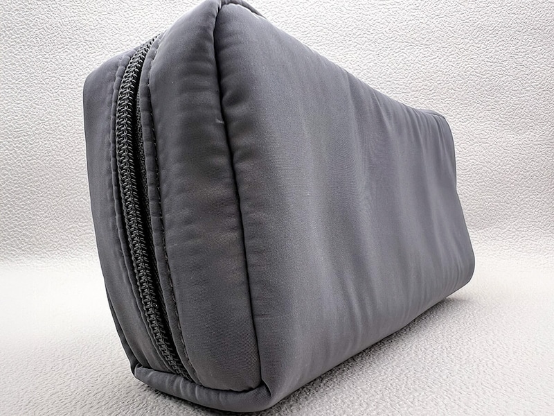 無印良品「ポリエステルガジェットポーチ」