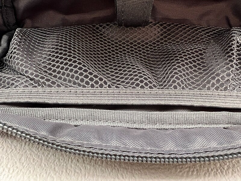 無印良品「ポリエステルガジェットポーチ」