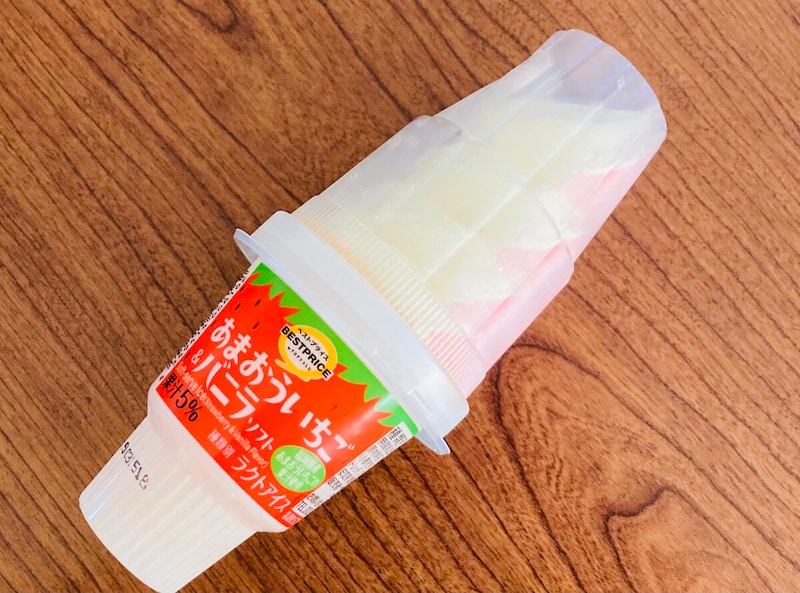 トップバリュ「あまおういちご＆バニラソフト」