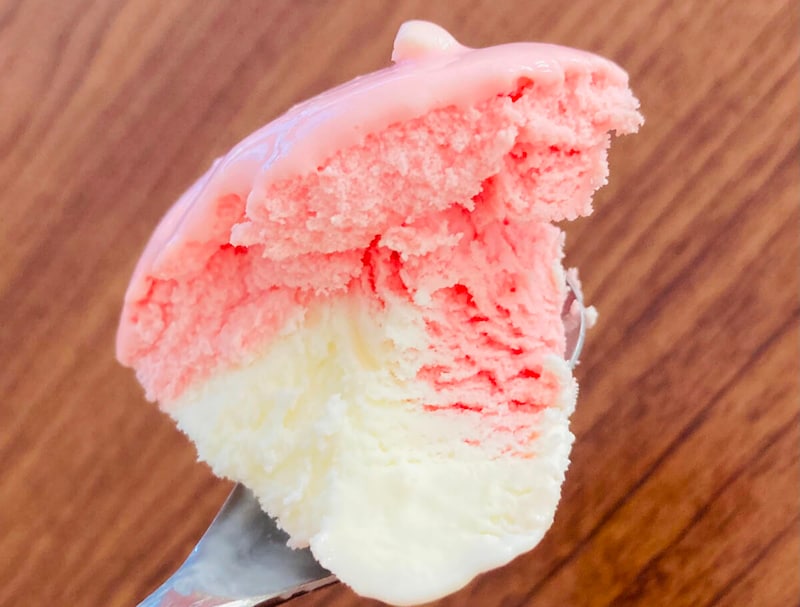 トップバリュ「あまおういちご＆バニラソフト」