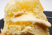 ファミマ、このコラボはあざといわ「食べるの勿体ない」「ふっわふわこりゃ美味い」神パンにファン熱狂