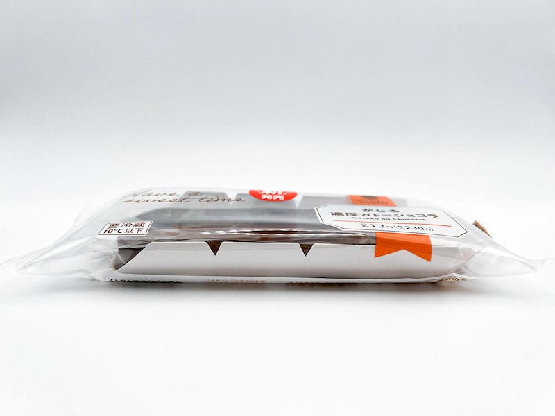 ファミマ「かじる濃厚ガトーショコラ」