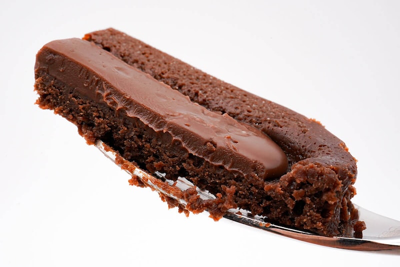 ファミマ「かじる濃厚ガトーショコラ」