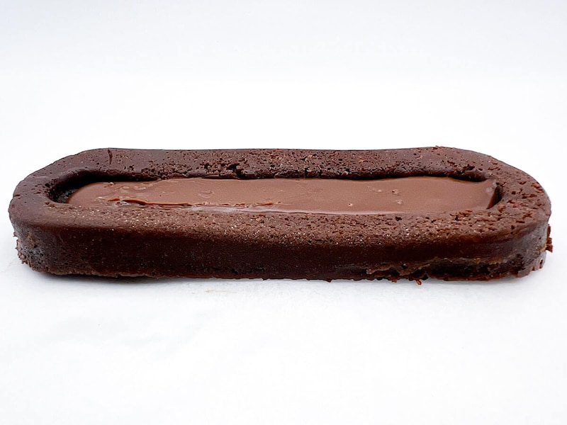 ファミマ「かじる濃厚ガトーショコラ」