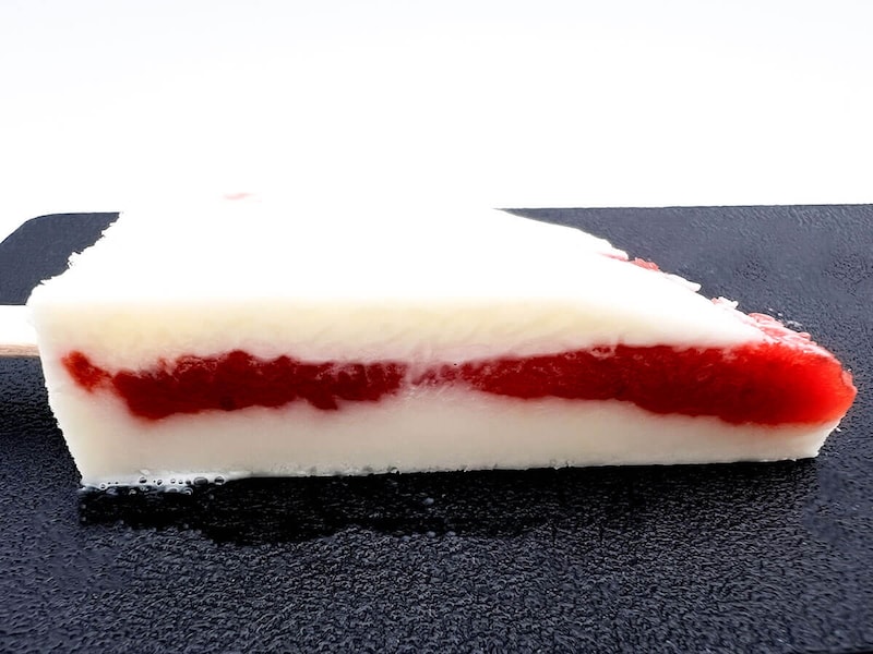 ローソン限定「森永乳業 濃厚杏仁ミルクアイスバーいちご」