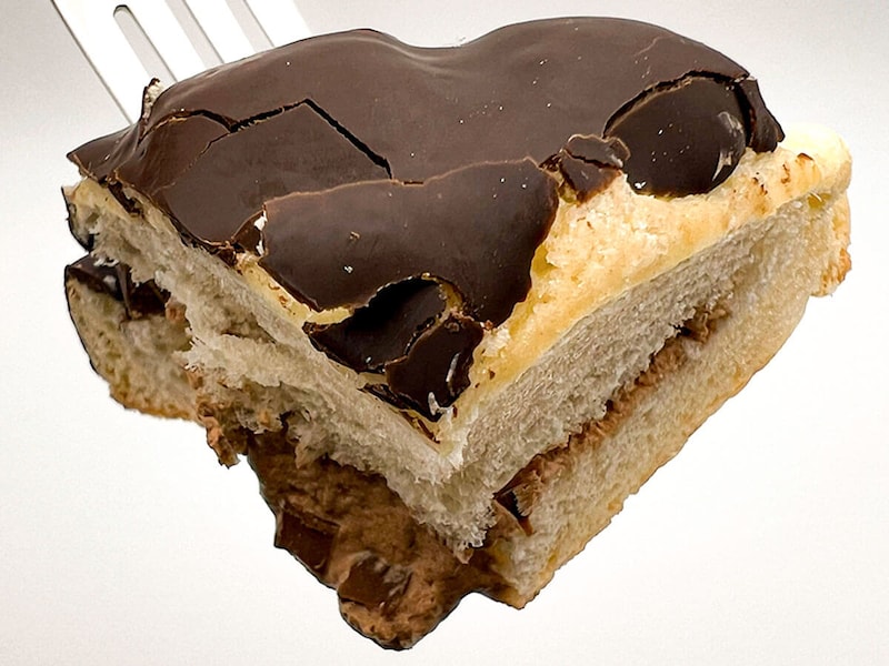 ファミマトリプルチョコメロンパン