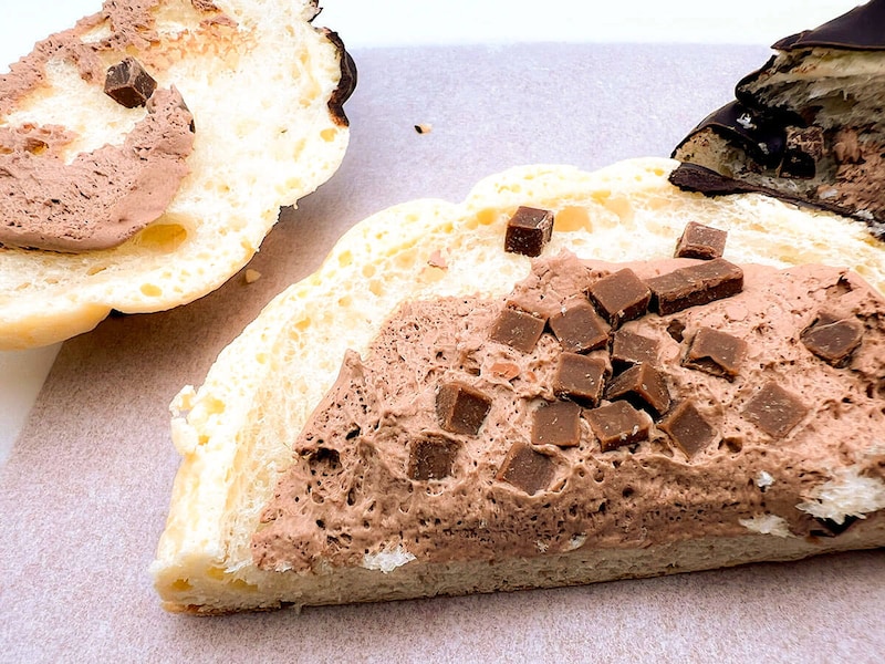 ファミマトリプルチョコメロンパン