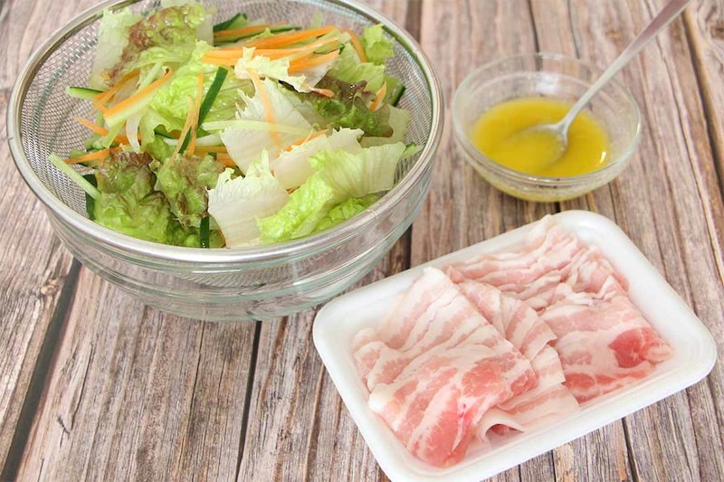 タサン志麻さん「カリカリ豚肉サラダ」