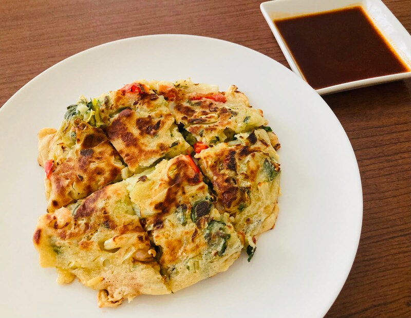 ファミリーマート「もっちり生地と6種具材の海鮮チヂミ」