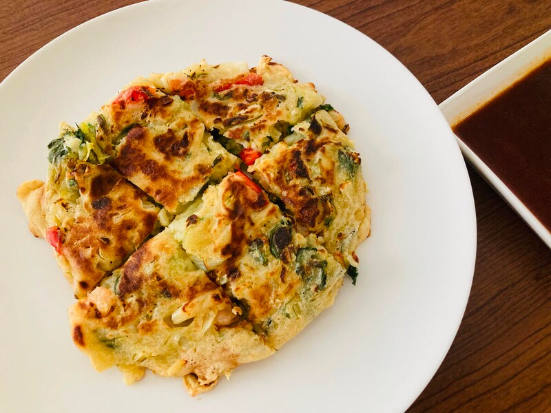 ファミリーマート「もっちり生地と6種具材の海鮮チヂミ」