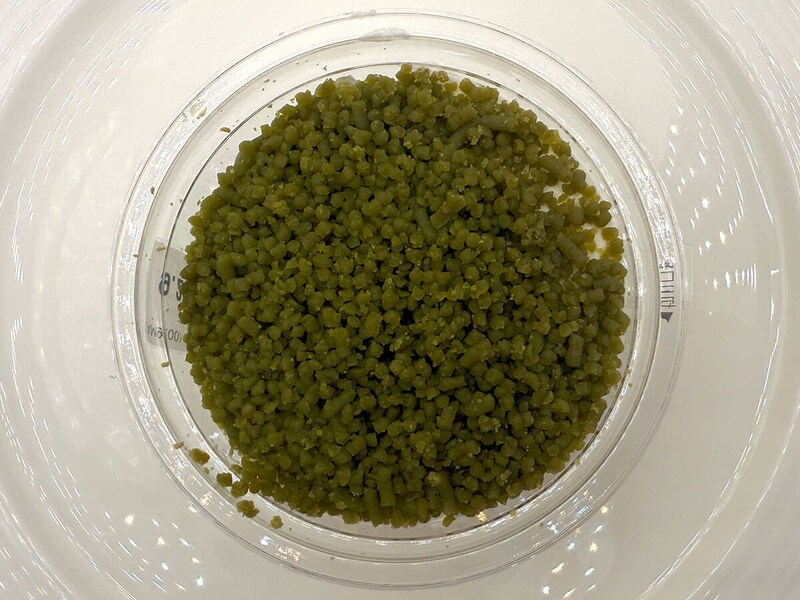 ローソン「Uchi Café 抹茶栗粉のほろふわモンブラン」が話題!