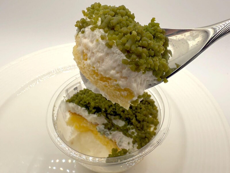 ローソン「Uchi Café 抹茶栗粉のほろふわモンブラン」が話題!