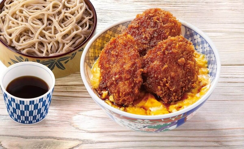 ソースヒレカツとろ玉丼