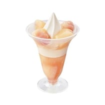 ミニストップ、「完熟白桃パフェ」を今年も発売！白桃を2倍使用した「得盛白桃パフェ」も同時発売