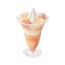 ミニストップ、「完熟白桃パフェ」を今年も発売！白桃を2倍使用した「得盛白桃パフェ」も同時発売