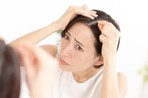 「朝シャンはハゲる」は本当？　美容師に聞いて分かった“頭皮に負担かけるNG行為”