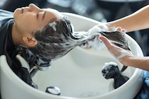 【実はNG！】「えっ！？」　これが、美容室に行くときに着てはいけない“服”の種類です（画像6枚）