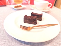 【写真】比較！　ぬおっ！　従来品とこんなに違う！　ふっくら感を増した「ラミープレミアムテリーヌ」をもっと見る！