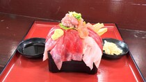 マグロ、タイ…7種の刺し身がお重からはみ出た“海鮮重”1000円…　店はどこだ？