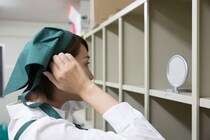 【スキマバイト】「着替え」のため早めに出勤…集合時間から業務開始までの間、「給与なし」ってアリなの？　社労士に聞く