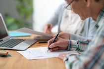 親がしてくれていたら助かる「相続準備」は？　3位「遺言書の作成」2位「生前贈与」…1位は“リスクを低減できる”こと