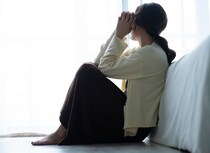 家族、友人いるのに「孤独感」募る人の“特徴”とは？　心理カウンセラーが教えるNG行為＆有効な対策