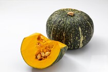 【豆知識】冷蔵庫にそのまま入れちゃダメ！　これが「カボチャ」の“上手な保存方法”です！