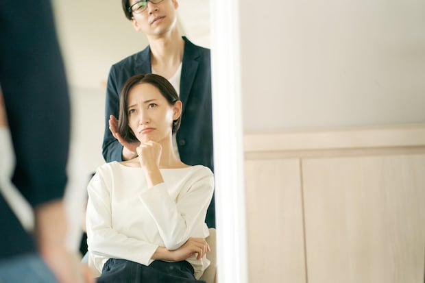 会話好きな美容師も困惑！？　美容室で客が避けるべき“NG話題”とは