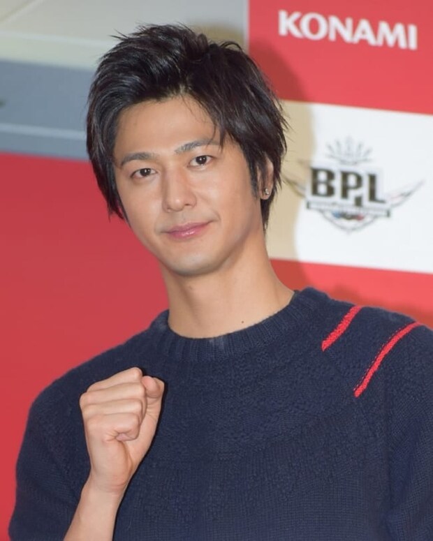 「食器棚」を見てみたい！　と思う芸能人ランキング　3位「速水もこみち」…2位＆1位は？